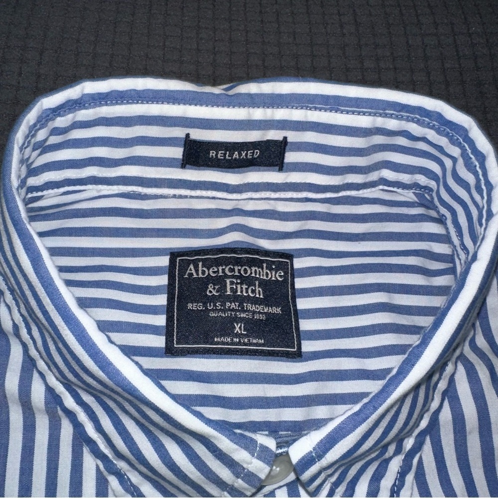 Abercrombie & Fitch Navy and White Striped Casual Shirt - Picture 3 of 5